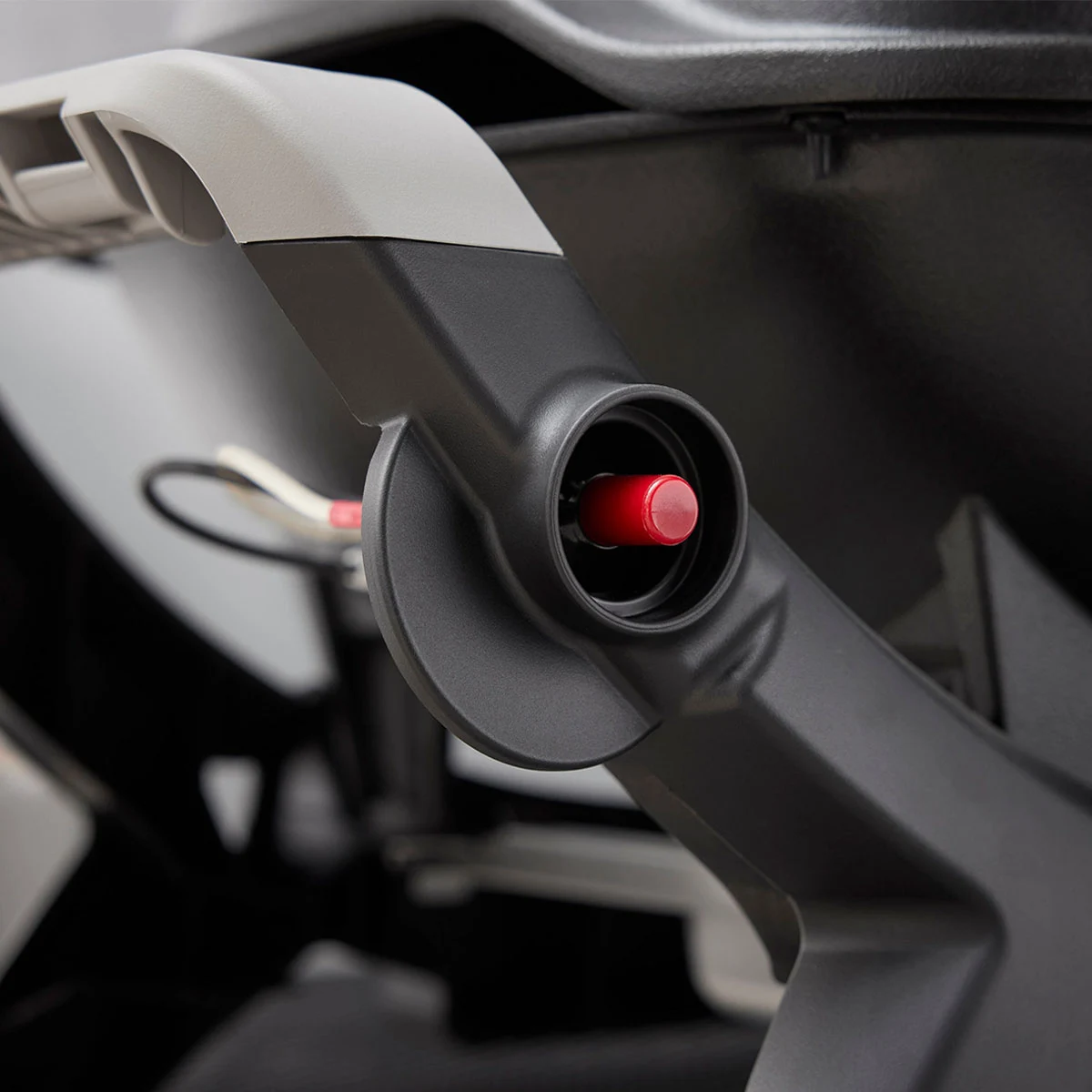 Газовий гриль Weber Q1200N з бічними столиками 105х44х38 см алюміній чорний