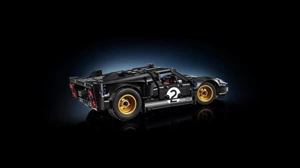 Конструктор LEGO Technic Автомобіль Ford GT40 MKII 1966 року 793 деталі Пластик Чорно-срібний