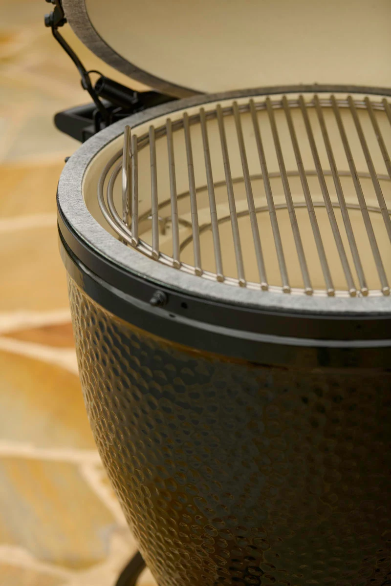 Керамічний вугільний гриль Big Green Egg Onyx Large 46 см чорний