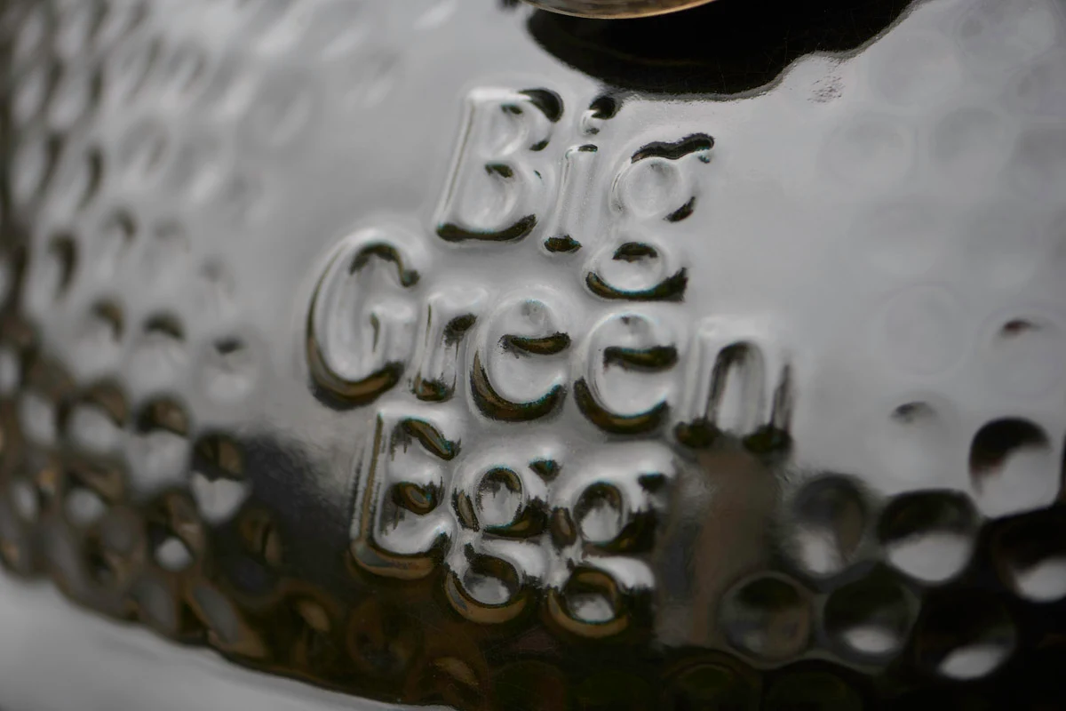 Керамічний вугільний гриль Big Green Egg Onyx Large 46 см чорний