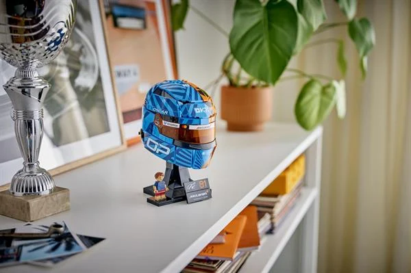 Конструктор LEGO Шлем Оскара Піастрі Формула-1 793 деталі Пластик Різнобарвний