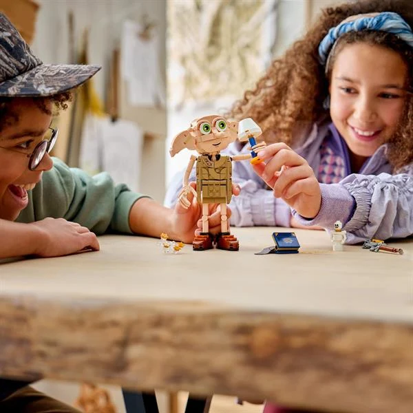 Конструктор LEGO Harry Potter Добі, вільний ельф 8 років 379 деталей пластик
