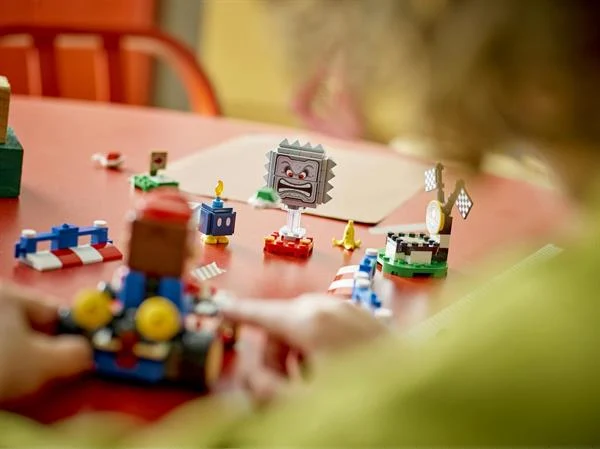Конструктор LEGO Super Mario 72043 Mario Kart 278 деталей Пластик Різнобарвний