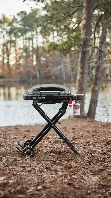 Портативний газовий гриль Weber Traveler Compact 1501747 86х54,5х86 см сталь чорний