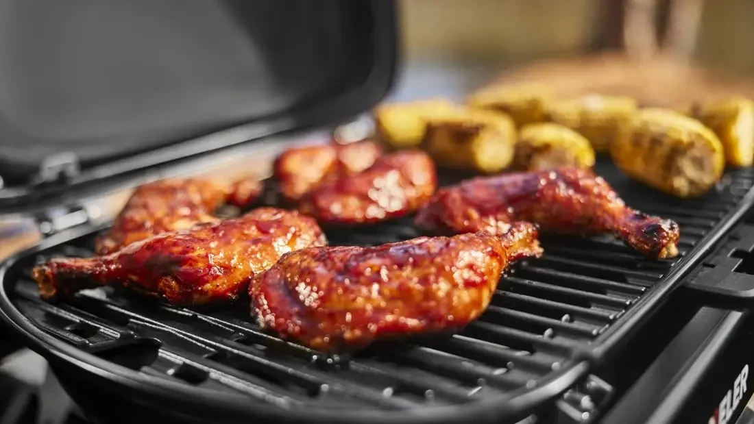 Портативний газовий гриль Weber Traveler Compact 1501747 86х54,5х86 см сталь чорний