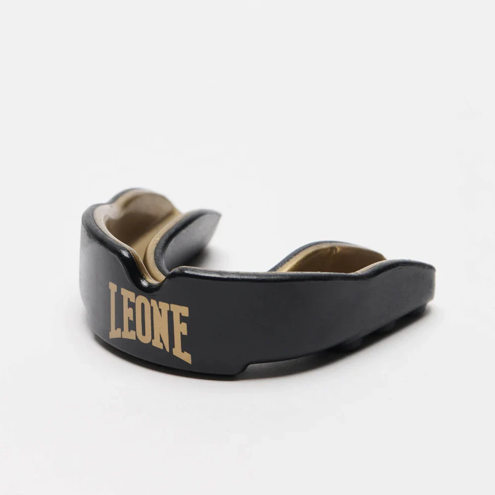 Боксерська капа LEONE 1947 DNA Gold термоформована еластична полімерна 11+ чорна