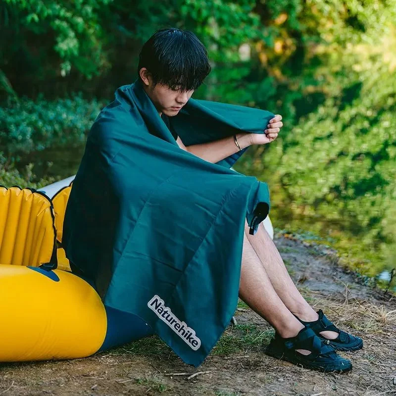 Швидковисихаючий рушник Naturehike CNK2300SS010 156х80 см поліамід темно-зелений