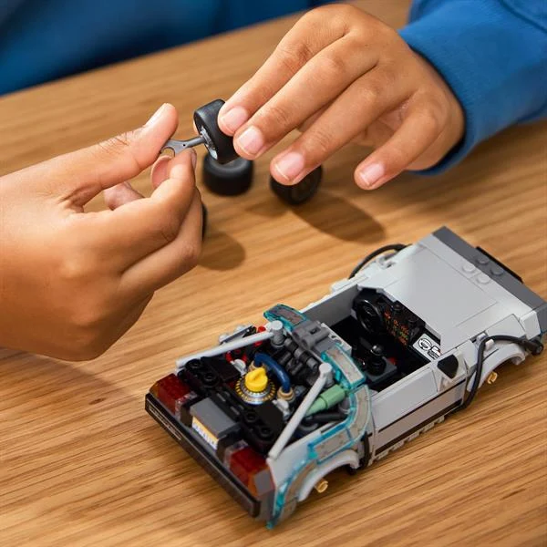 Конструктор LEGO Speed Champions Часоворот 357 деталей пластик різнобарвний