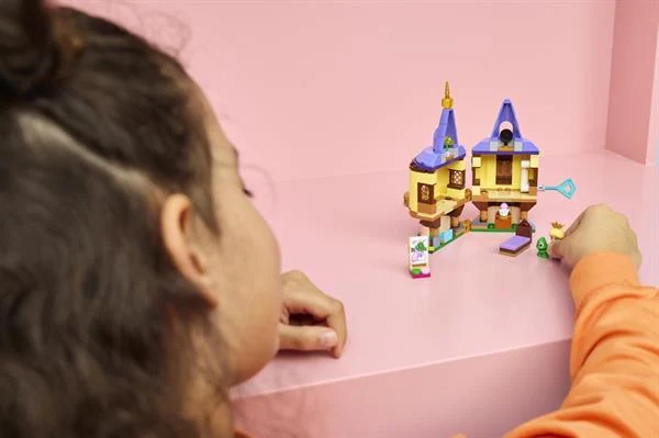 Конструктор LEGO Disney Принцеса Мінівежа Рапунцель 171 деталь пластик 17х12х10 см різнобарвний