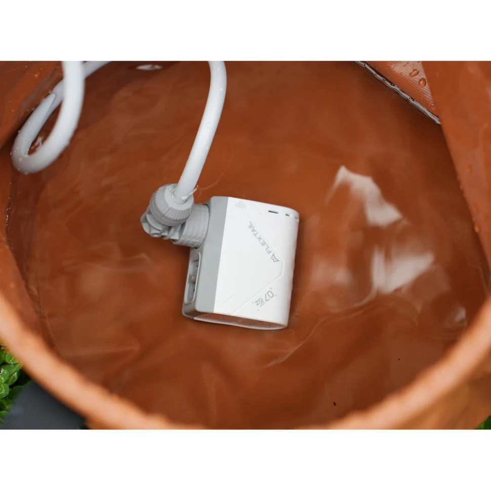 Портативний душ Flextail Tiny Shower з насосом на акумуляторі 2,2 м пластик білий
