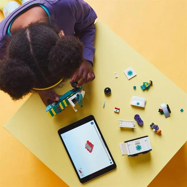 Конструктор LEGO City Швидка допомога 184 деталі Пластик Різнобарвний
