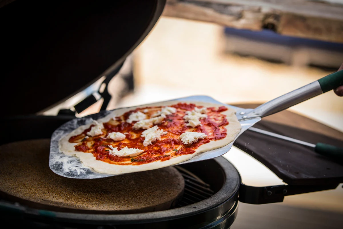 Лопатка для піци Big Green Egg 127761 алюмінієва 30,5х35,6 см