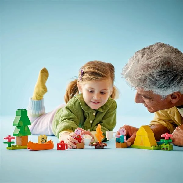 Конструктор LEGO DUPLO Свинка Пеппа Туристичний похід 32 деталі Пластик Різнобарвний