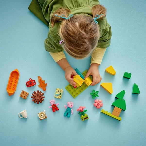 Конструктор LEGO DUPLO Свинка Пеппа Туристичний похід 32 деталі Пластик Різнобарвний