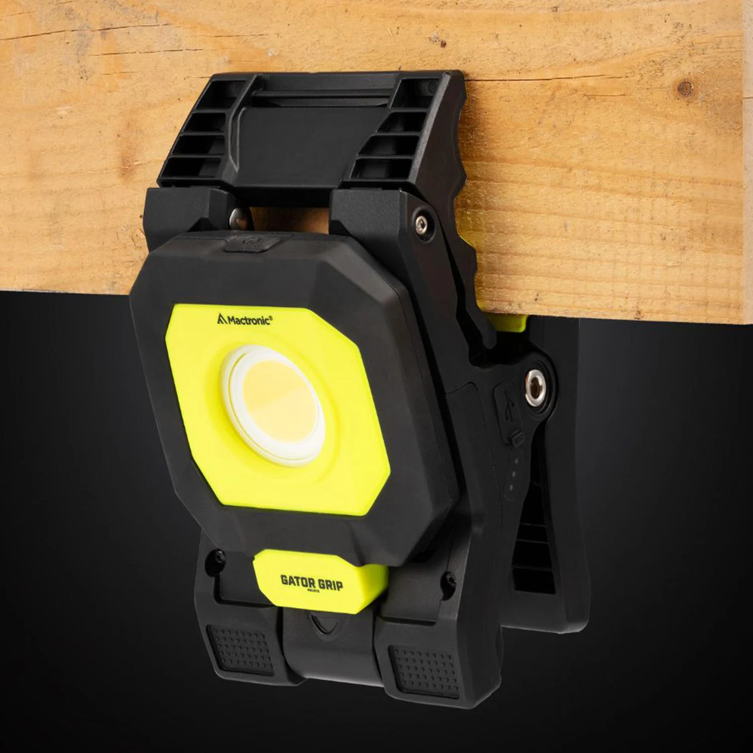 Ліхтар Mactronic Gator Grip 1700 лм пластиковий чорний 52 м IP65