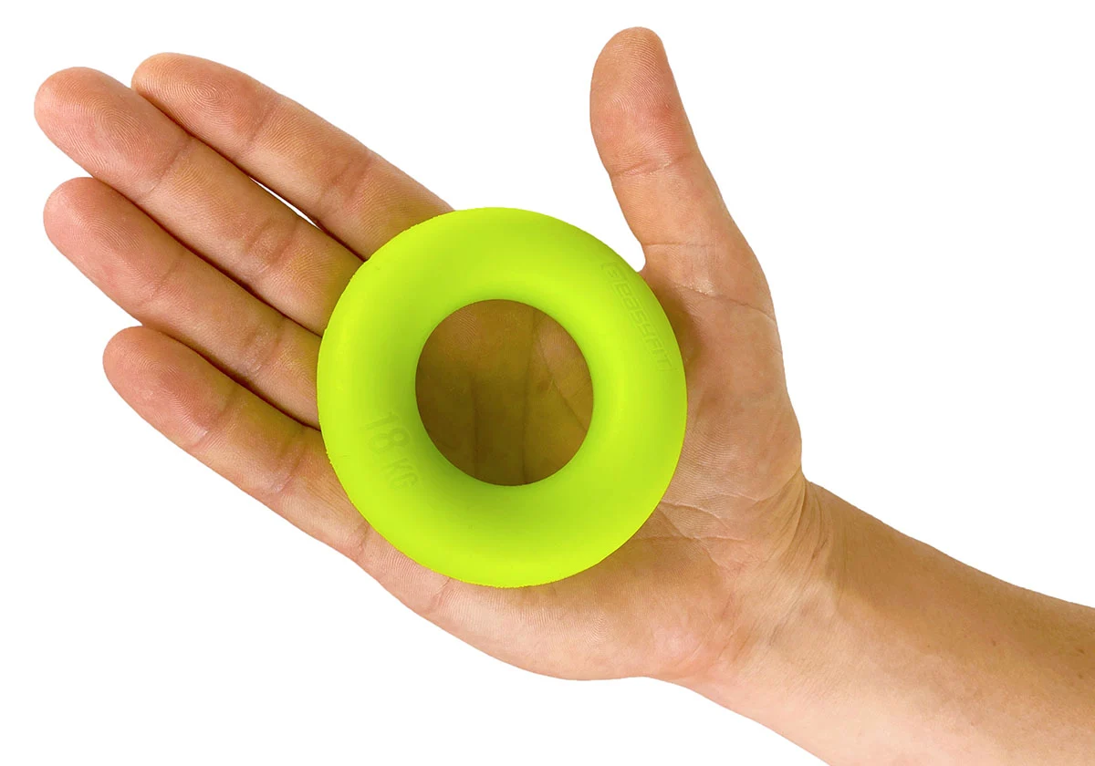 Еспандер кистьовий EasyFit Ring 18 кг силіконовий 9 см зелений