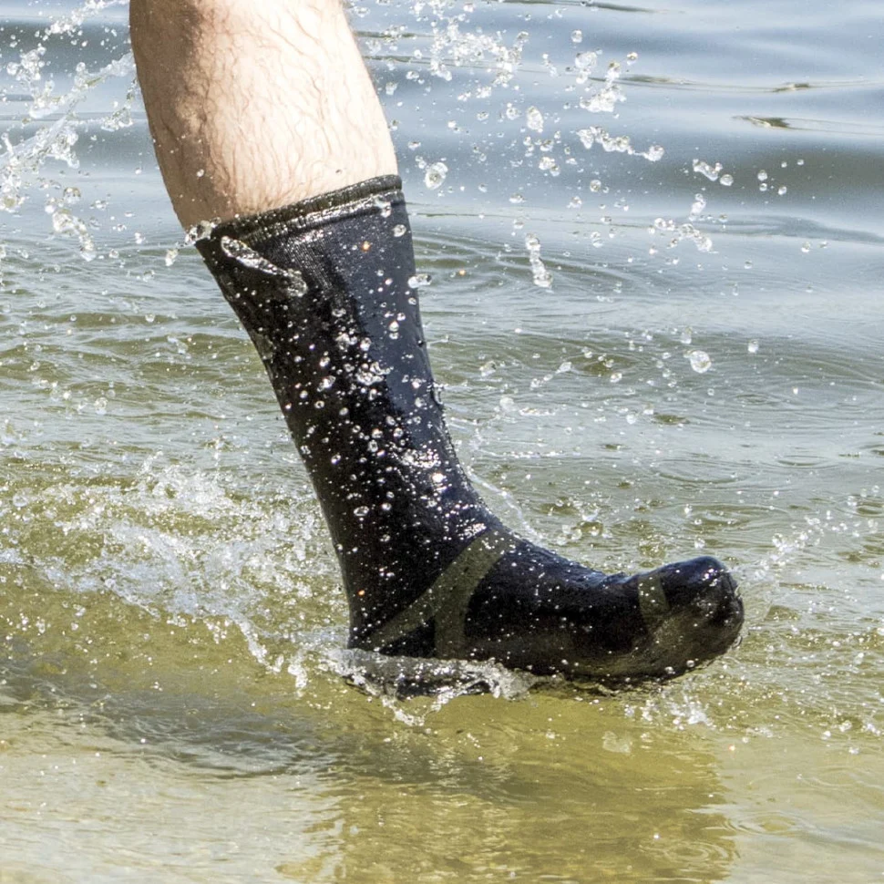 Шкарпетки водонепроникні Trekking L 96% нейлон зелений смужка