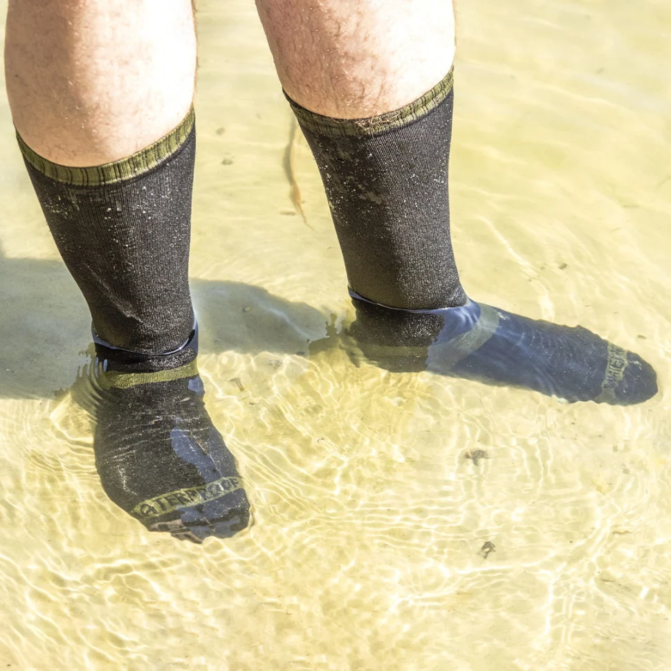 Шкарпетки водонепроникні Trekking L 96% нейлон зелений смужка