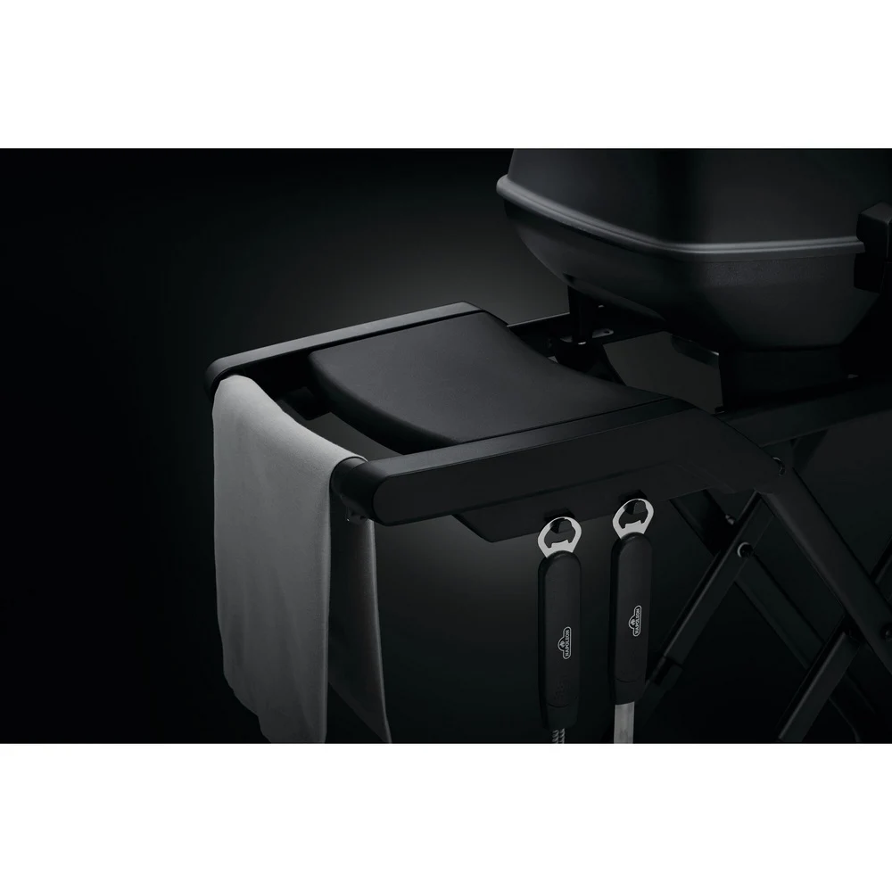 Газовий гриль Napoleon TravelQ PRO285X PHANTOM 2 пальники чавун 58х38 см чорний