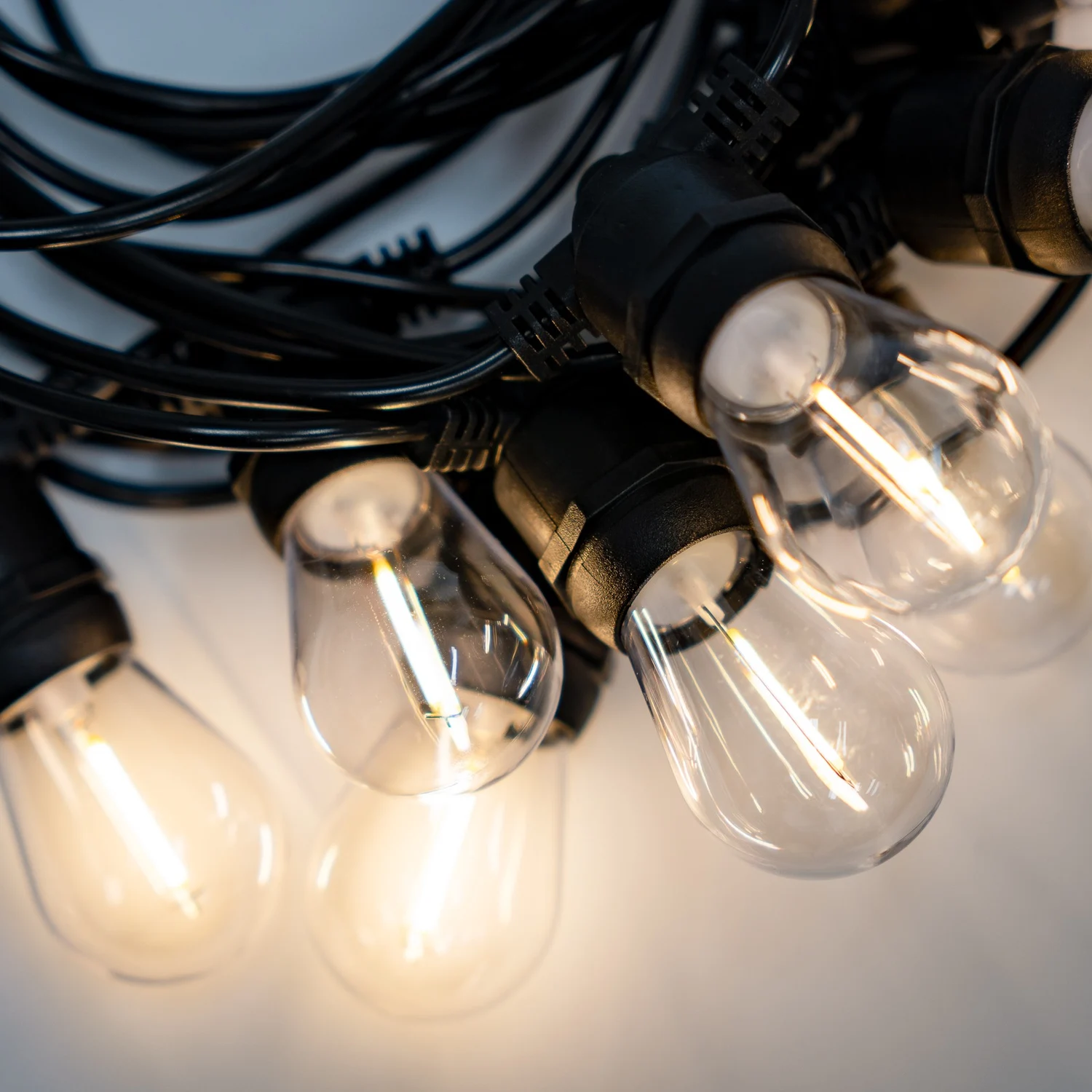 Сонячна LED гірлянда Lumiled SOLENA 20 м 40 ламп E27 USB-C тепле світло 2700K IP65