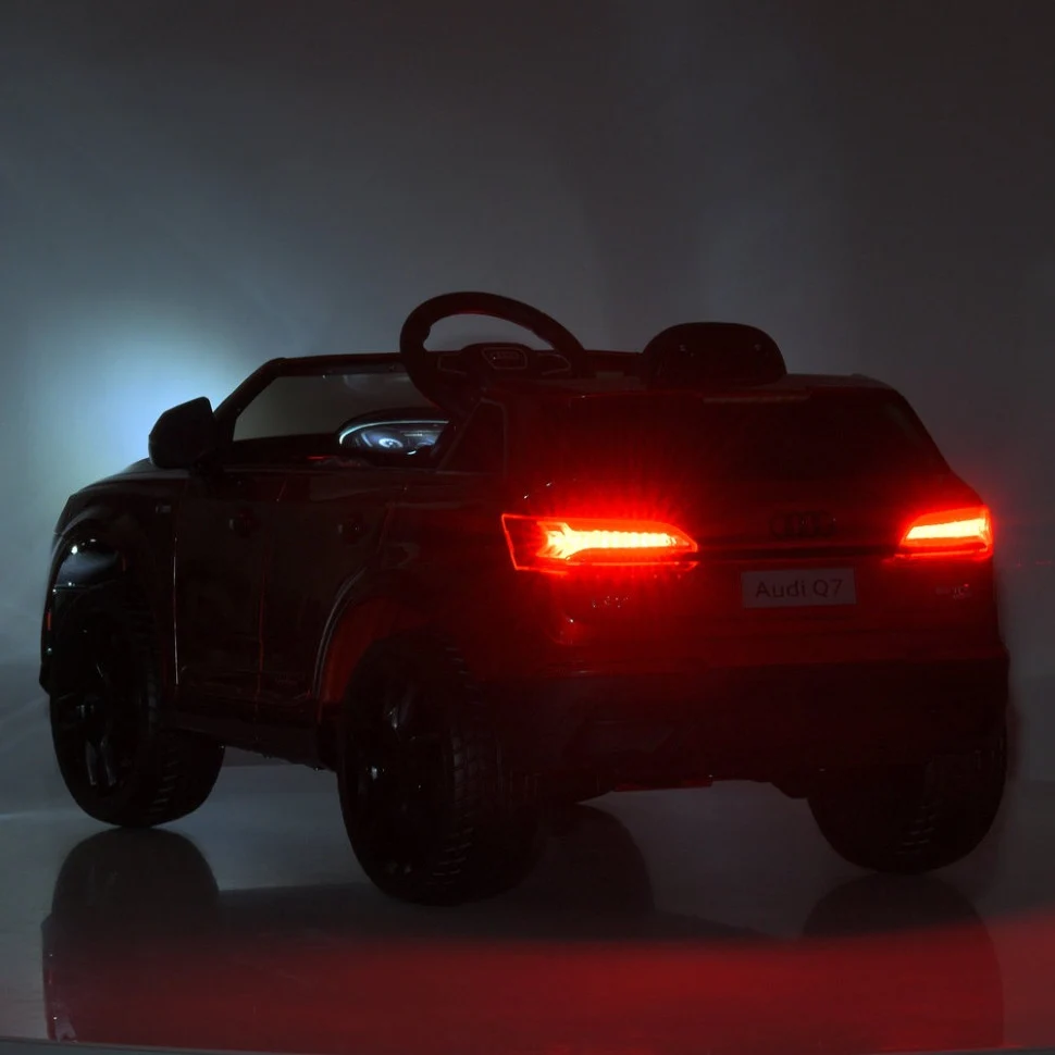 Дитячий електромобіль Audi Q7 M 5796EBLR 116х68х54 см екошкіра чорний