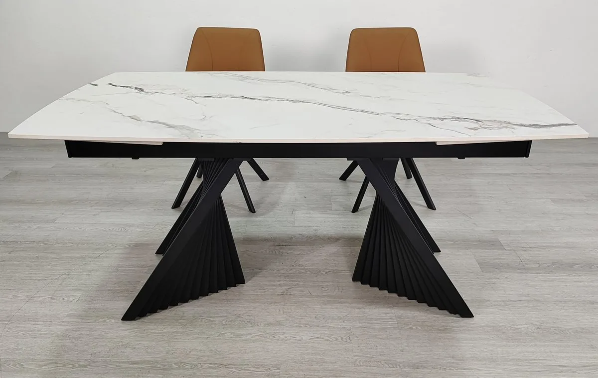 Стіл обідній розкладний EDMUND CERAMIC 160(240)x90 см кераміка білий мат/залізо чорний