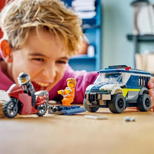 Конструктор LEGO Поліцейський фургон для перевезення в'язнів 198 деталей Пластик 198x15x10 см