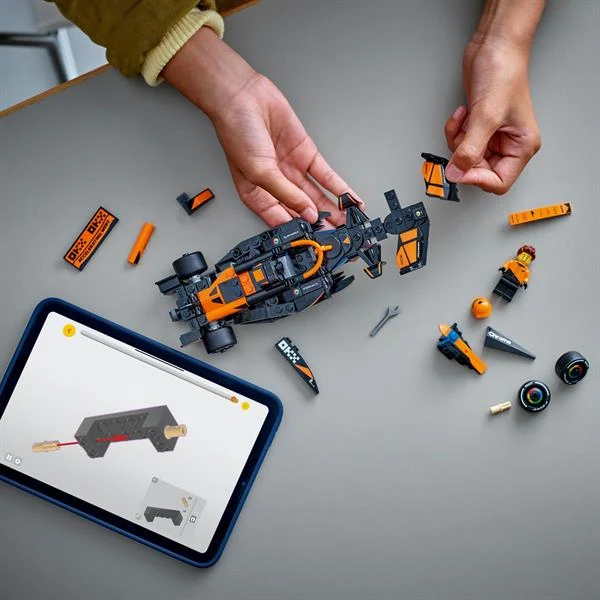 Конструктор LEGO Speed Champions Автомобіль McLaren F1 Team MCL38 269 деталей Пластик Різнобарвний
