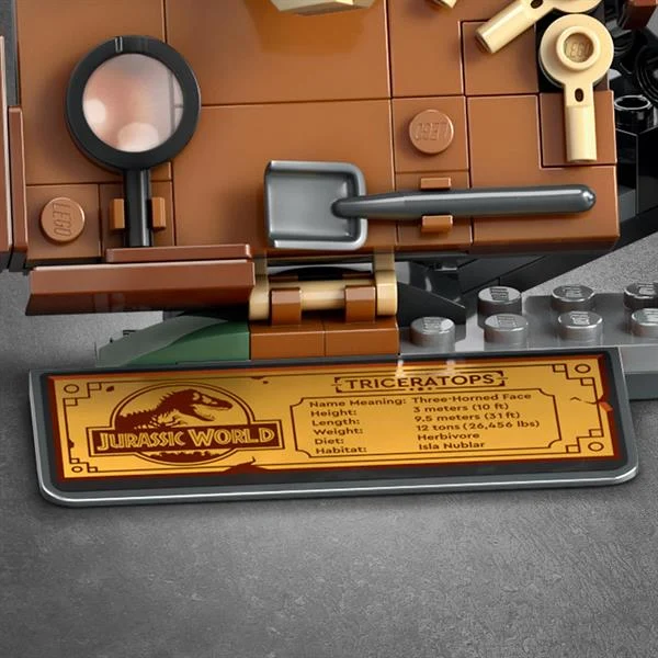 Конструктор LEGO Jurassic World Скам'янілості трицератопса 468 деталей Пластик 25х15х10 см