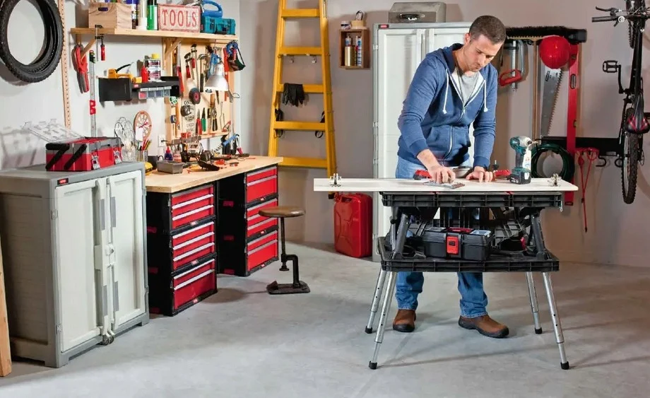 Складаний стіл-верстак Keter Folding Work Table Pro 85х55х75,5 см з 2 струбцинами