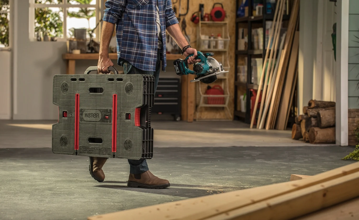 Складаний стіл-верстак Keter Folding Work Table Pro 85х55х75,5 см з 2 струбцинами