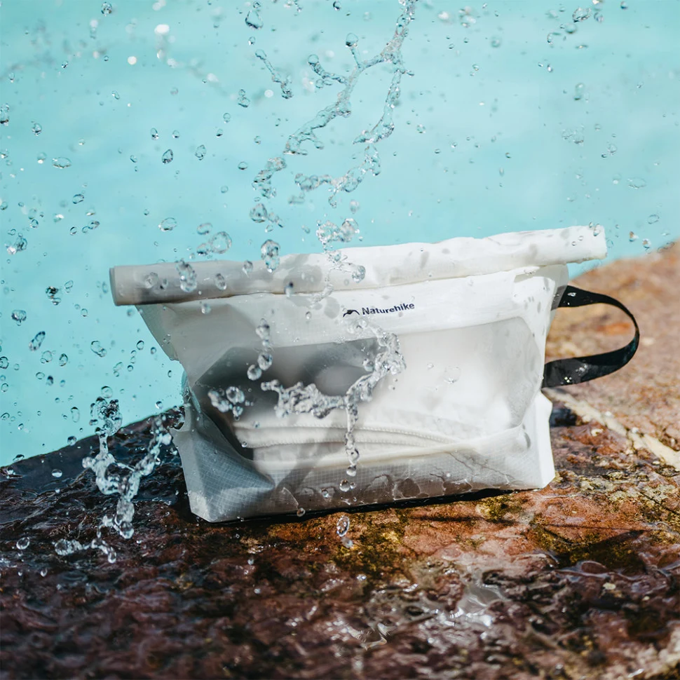 Водонепроникна косметичка Naturehike CNK2450XB021 IPX8 нейлон 33,7х18/28,5х9,5 см біла