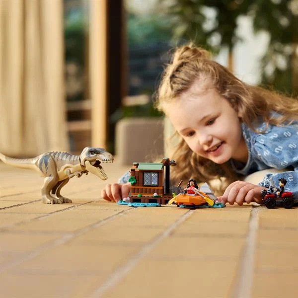 Конструктор LEGO Jurassic World Втеча річкою 199 деталей пластик різнобарвний