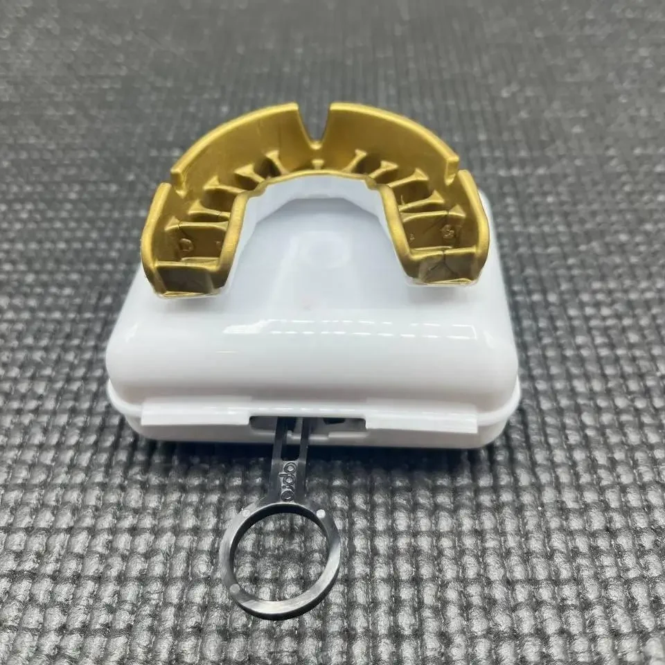 Капа OPRO Gold дитяча 4 рівень захисту без латексу 10 см Білий/Золотий