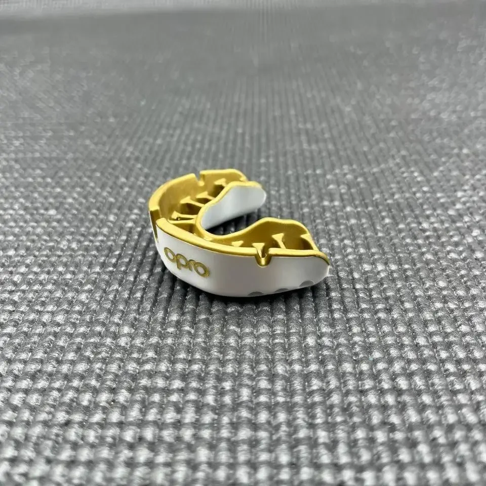 Капа OPRO Gold дитяча 4 рівень захисту без латексу 10 см Білий/Золотий