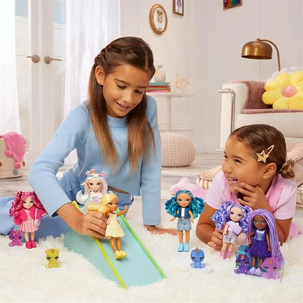 Лялька Rainbow High Littles Дейзі 15 см жовта з одягом та улюбленцем