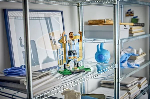 Конструктор LEGO Editions Ліонель Мессі 958 деталей Пластик Різнобарвний