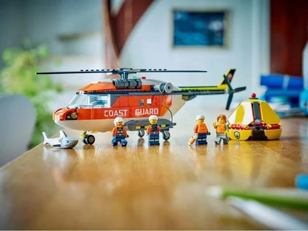 Конструктор LEGO Гелікоптер берегової охорони 551 деталь Пластик Червоний