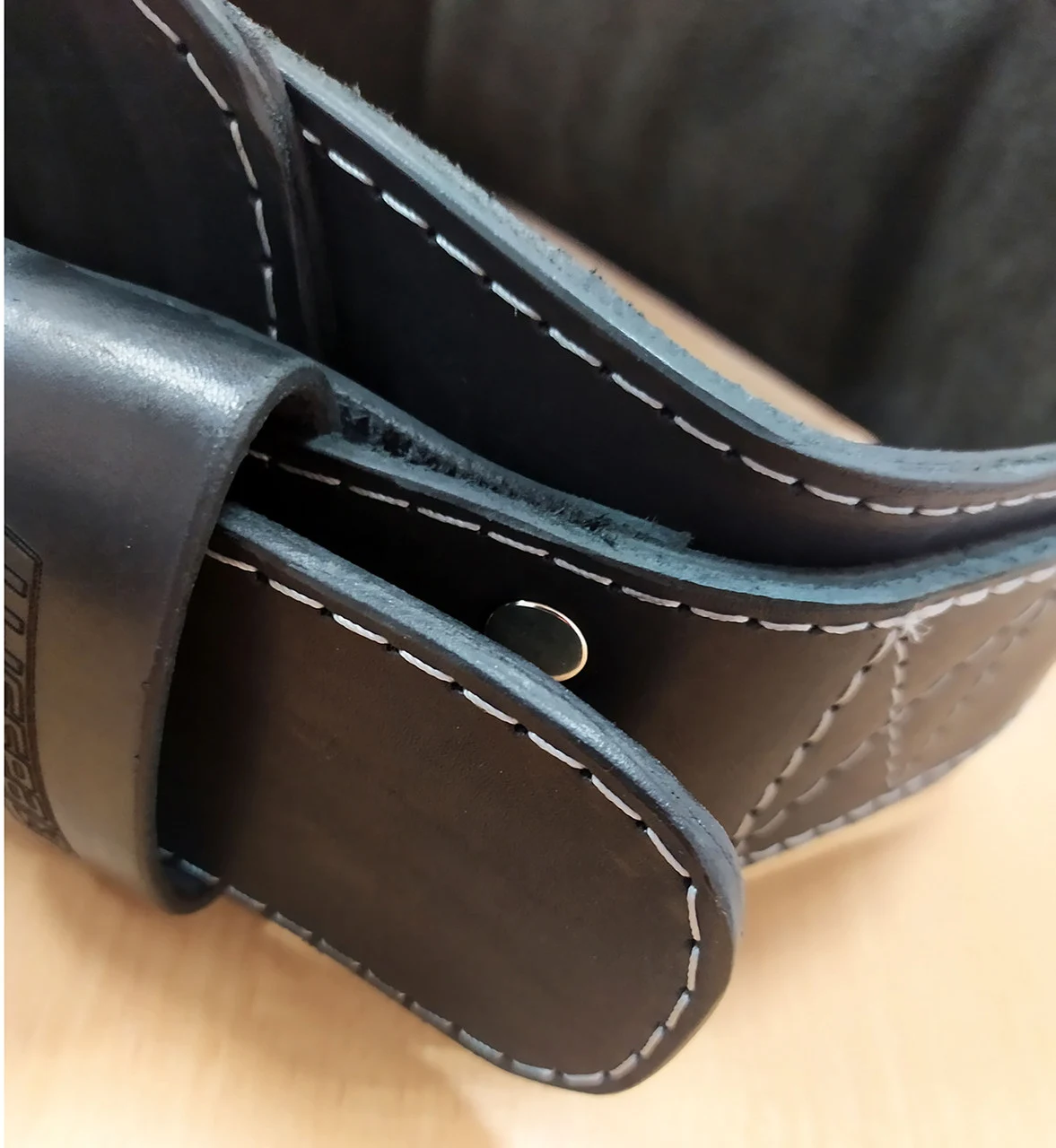 Пояс атлетичний EasyFit Training Belt 12х10,5х8 см шкіра чорний S
