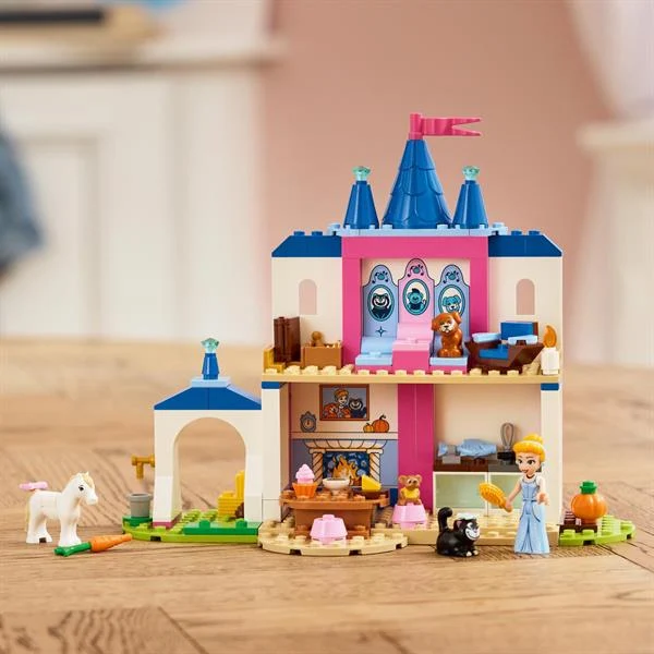 Конструктор LEGO Disney Принцеса Замок Попелюшки 149 деталей пластик різнобарвний