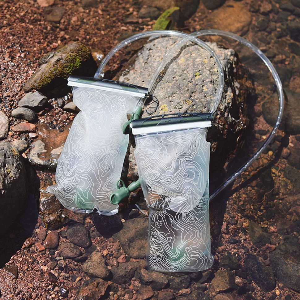 Питна система гідратор Naturehike CNK2450CF011 1,5 л TPU 16,5х32,5 см прозора