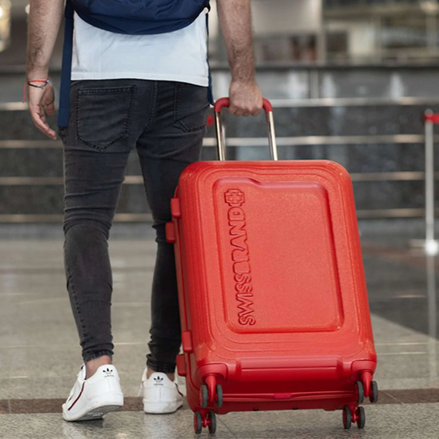 Чемодан Swissbrand London (M) 77 л Полікарбонат Червоний