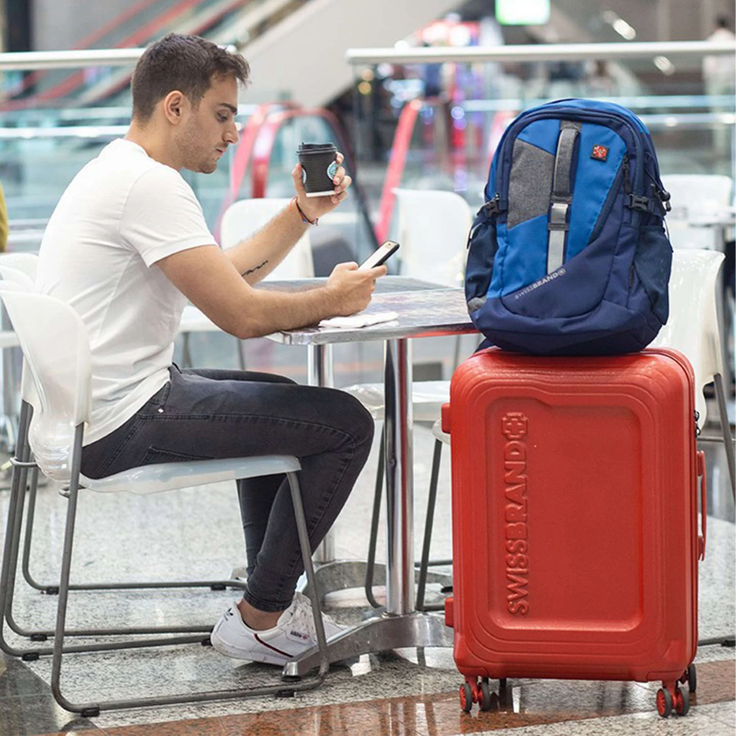 Чемодан Swissbrand London (M) 77 л Полікарбонат Червоний