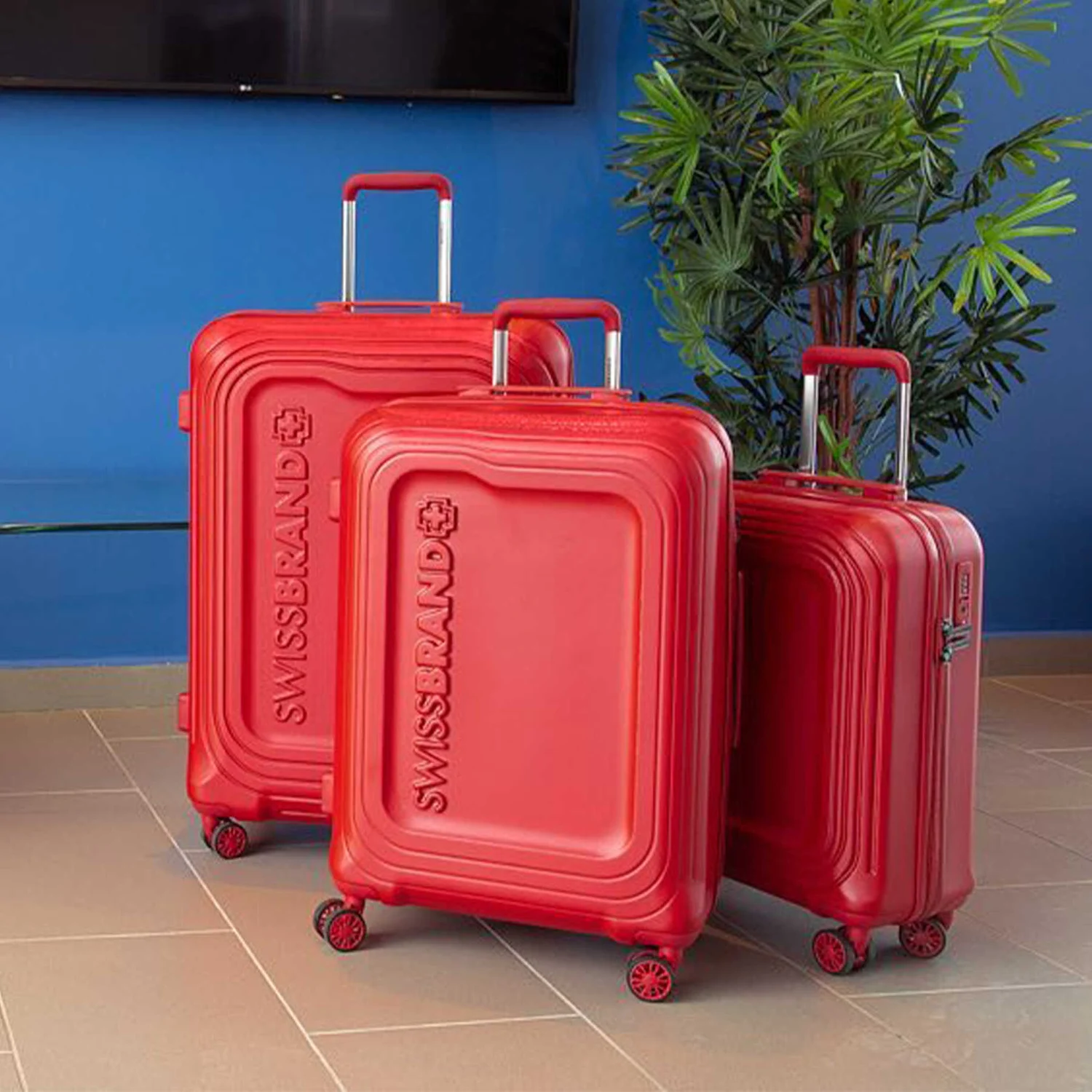 Чемодан Swissbrand London (M) 77 л Полікарбонат Червоний
