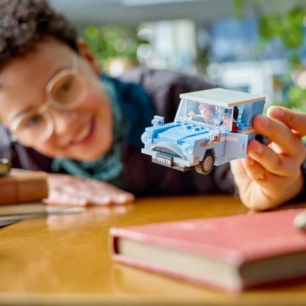 Конструктор LEGO Harry Potter Летючий Форд Англія 165 деталей Пластик Різнобарвний