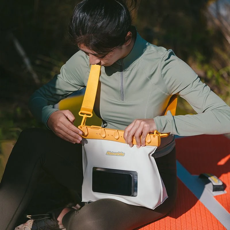 Водонепроникна сумка Naturehike CNK2300BS016 2,6 л ПВХ жовта 18,4х8х17 см