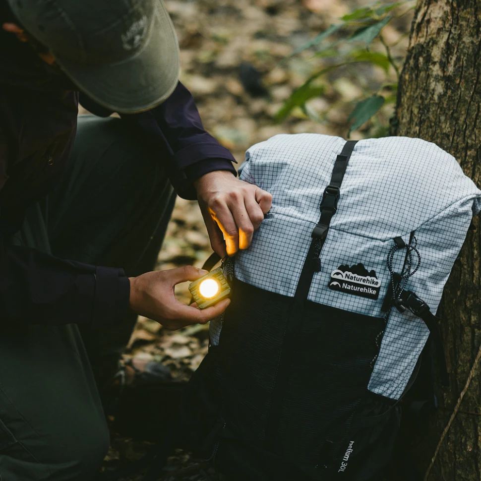 Ліхтар наключний Naturehike CNK2450ZM014 60х43,4х38,4 мм ABS-пластик оливковий 500 лм