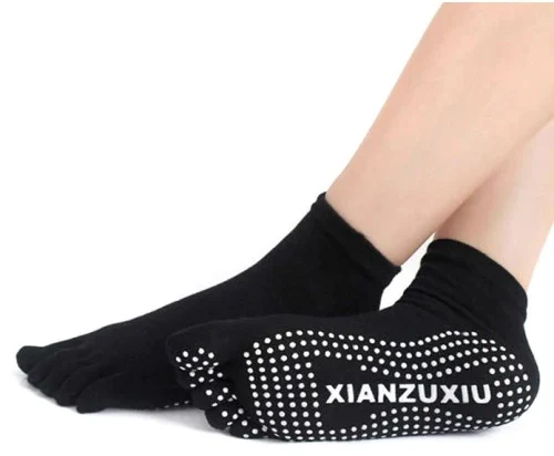 Носки антискользящие EasyFit для йоги 36-40 бавовна чорні