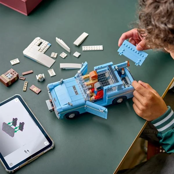 Конструктор LEGO Зачарований летючий Форд Англія 868 деталей Пластик 26х14х10 см