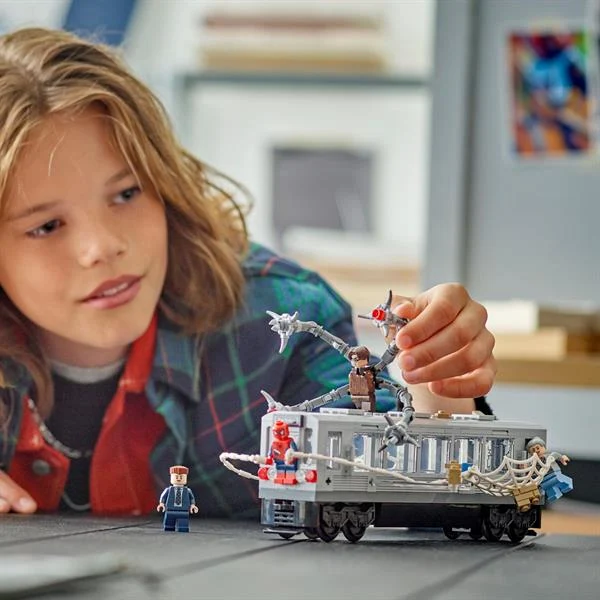 Конструктор LEGO Людина-павук проти Дока Ока 393 деталі пластик різнобарвний